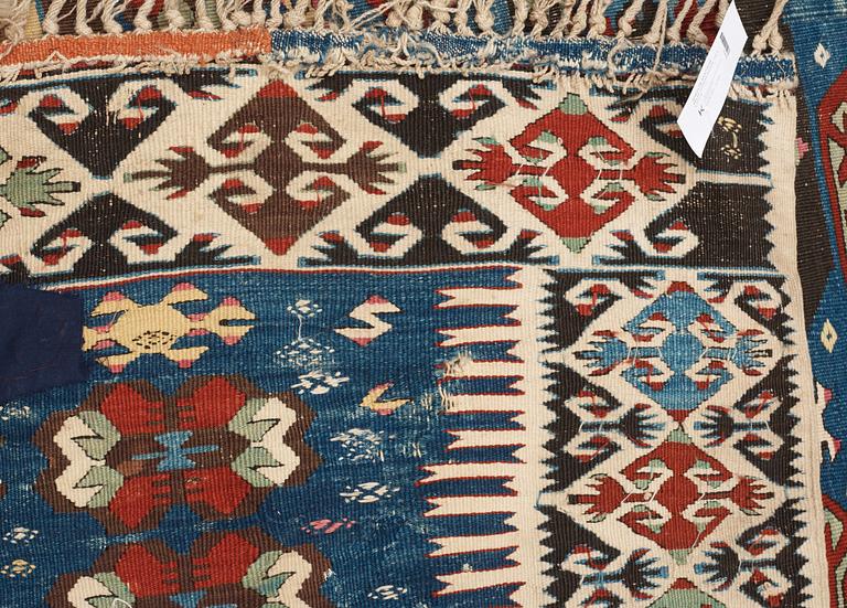 SEMI-ANTIQUE ANATOLIAN KILIM, probably Aksaray. 231,5 x 171 cm.