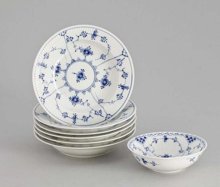 TALLRIKAR 6 st, SAMT SKÅL, porslin, Musselmalet, Royal Copenhagen.