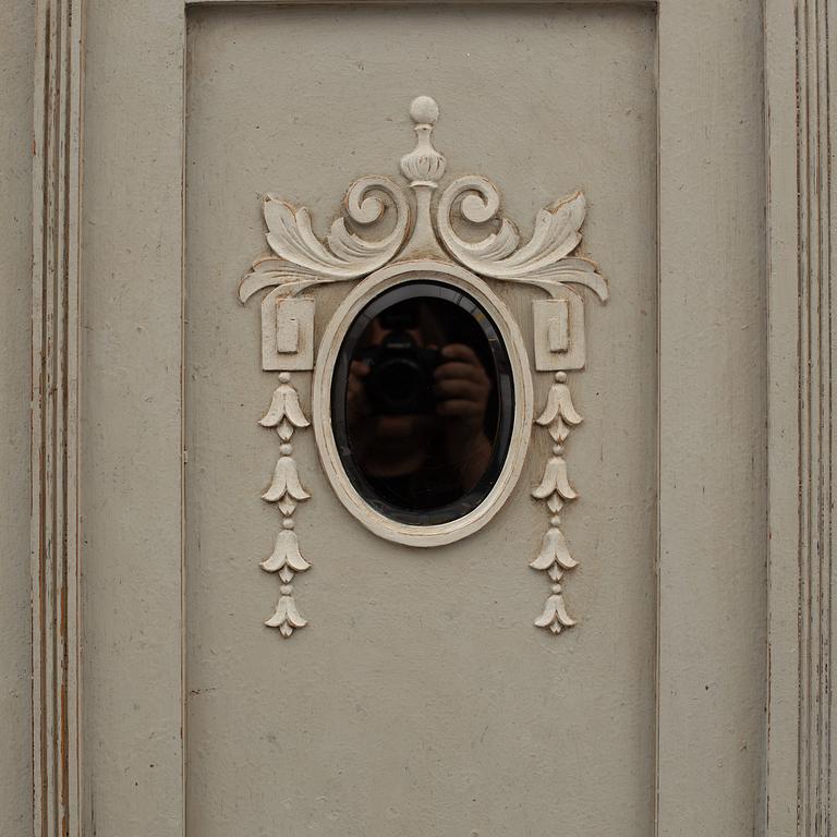 A painted wardrobe from around year 1900.