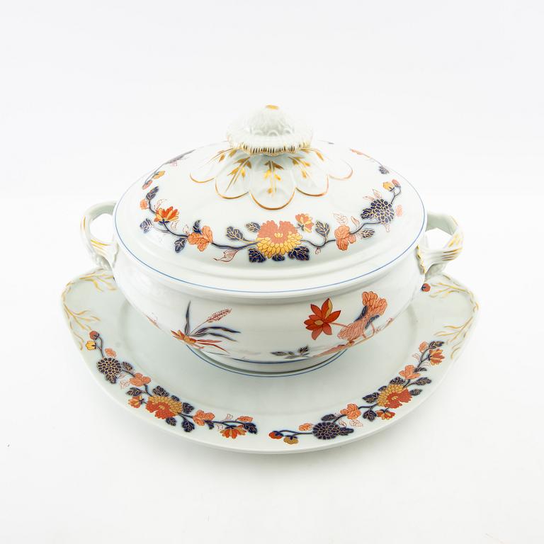 Tureen with lid and platter Vista Alegre Portugal second half of the 20th century porcelain.