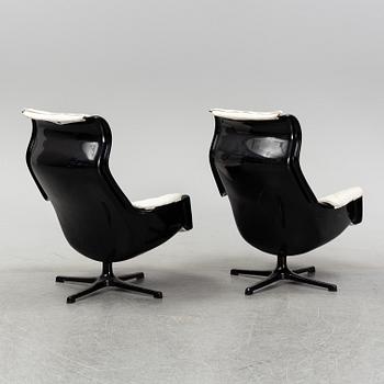 Alf Svensson & Yngvar Sandström, a pair of 'Form 8'/'Galaxy' easy chairs, Dux, 1970's.