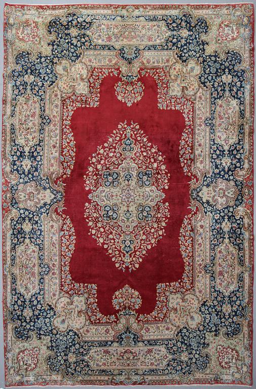A carpet, Old Kerman, ca 467 x 295 cm.