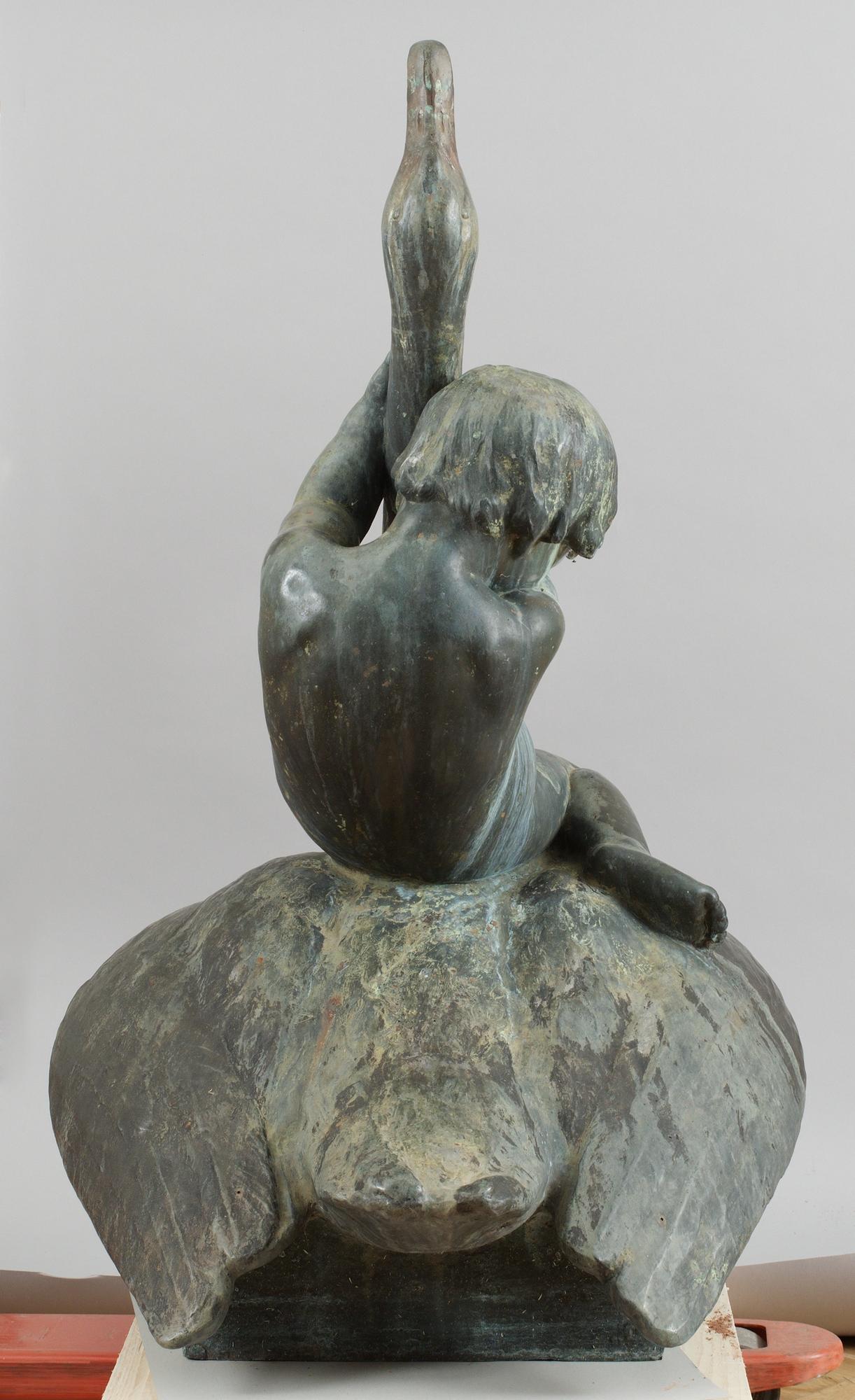 Theodor Lundberg, "Gosse lekande med svan" (Young boy playing with swan).