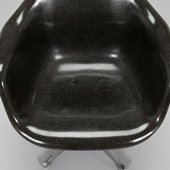 Charles & Ray Eames, A 1950's/60's 'DAR' armchair for Herman Miller.