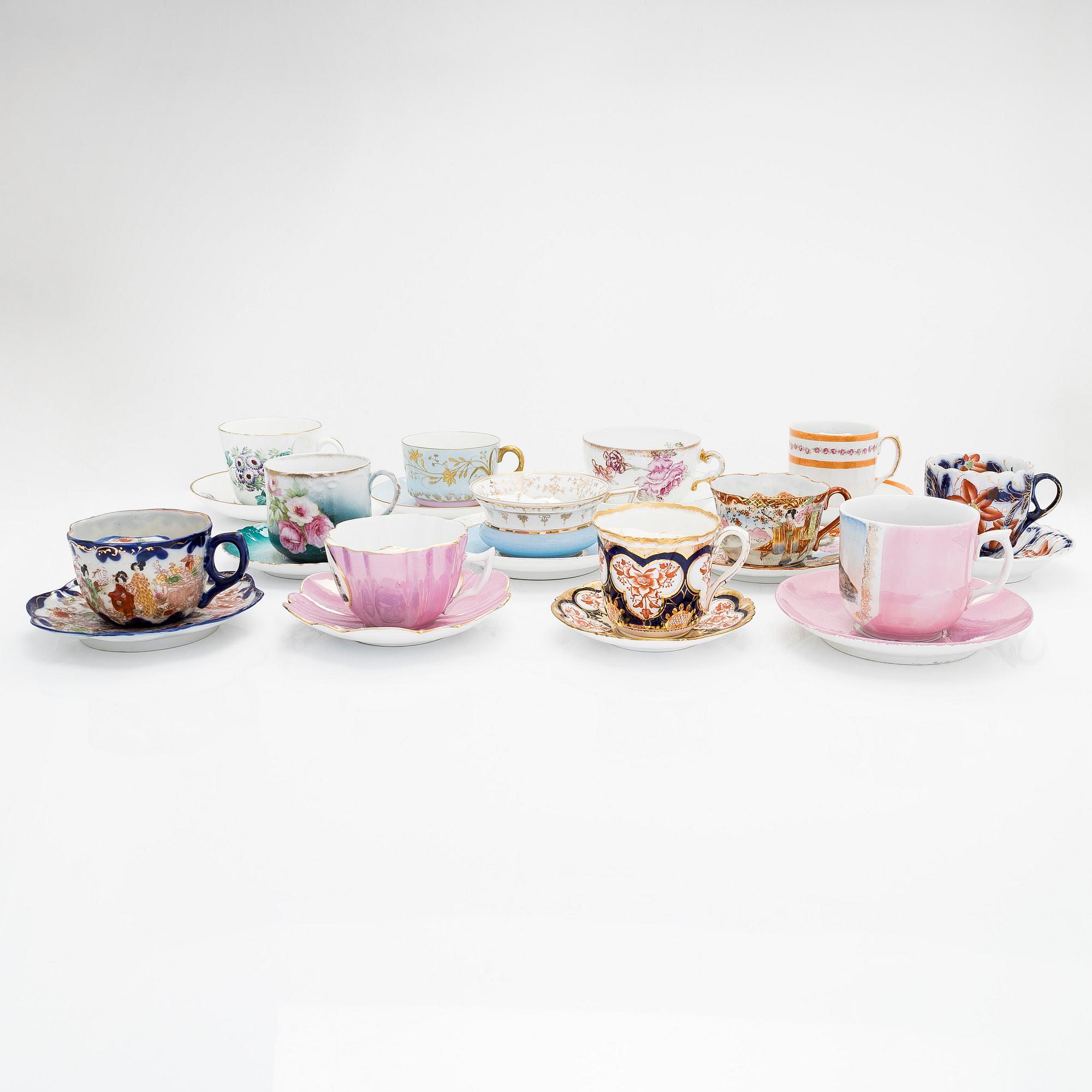 Mustaschkoppar, 24 par, porslin, bla England och Tyskland, 1800 och 1900-tal.