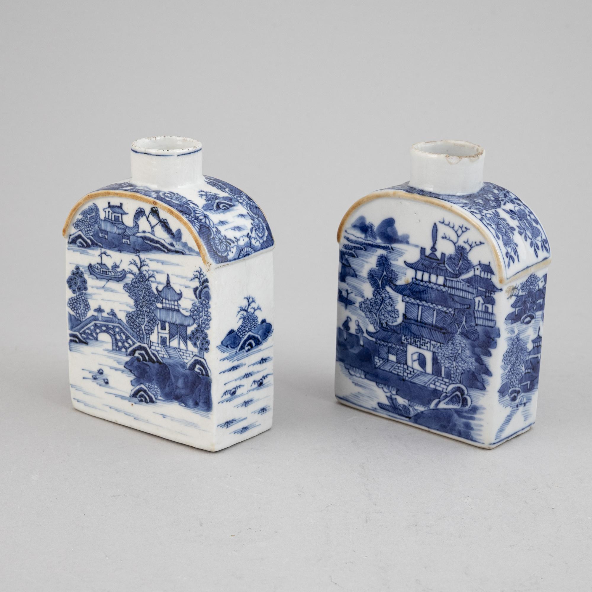 A chinese blue and white porcelain tea pot, two tea caddies, and a dish for a tea pot, Qing Dynasty, Qianlong (1736-95).