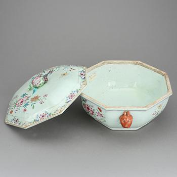 TERRIN, porslin, Qingdynastin, Qianlong (1736-95).