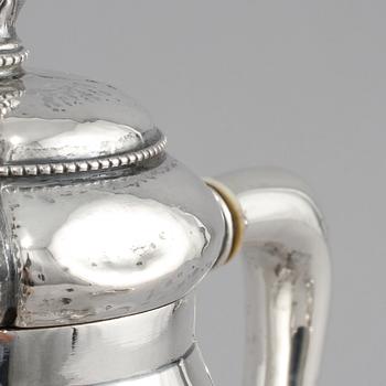 KAFFESERVIS, 3 delar, silver, svenska importstämplar, 1900-talets första kvartal. Vikt 1032 g.