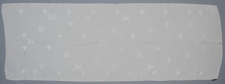 SCARF, Louis Vuitton.