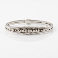 Bracelet 18K white gold with brilliant-cut diamonds.