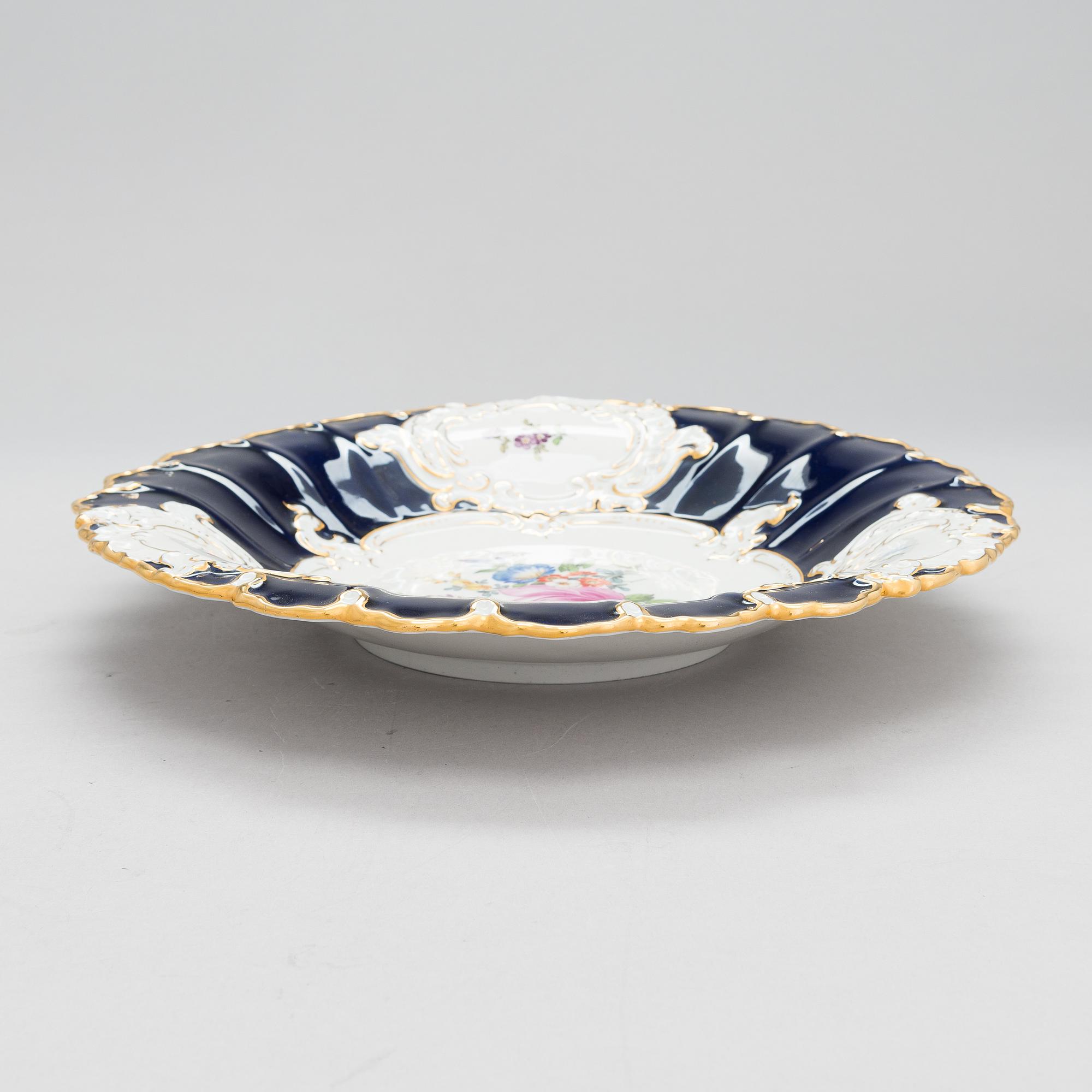 A 20th century Meissen porcelain dish.