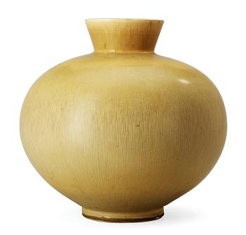 696. A Berndt Friberg stoneware vase, Gustavsberg Studio 1976.
