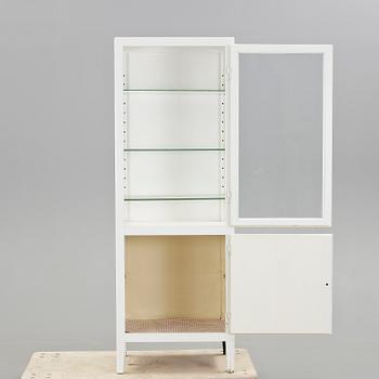 LÄKARSKÅP, 1900-talets början.