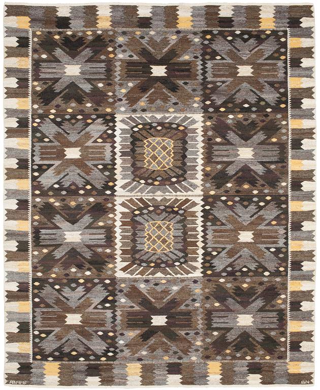 CARPET. "Nejlikan gråsvart". Tapestry weave (gobelängteknik). 272,5 x 219,5 cm. Signed AB MMF BN.