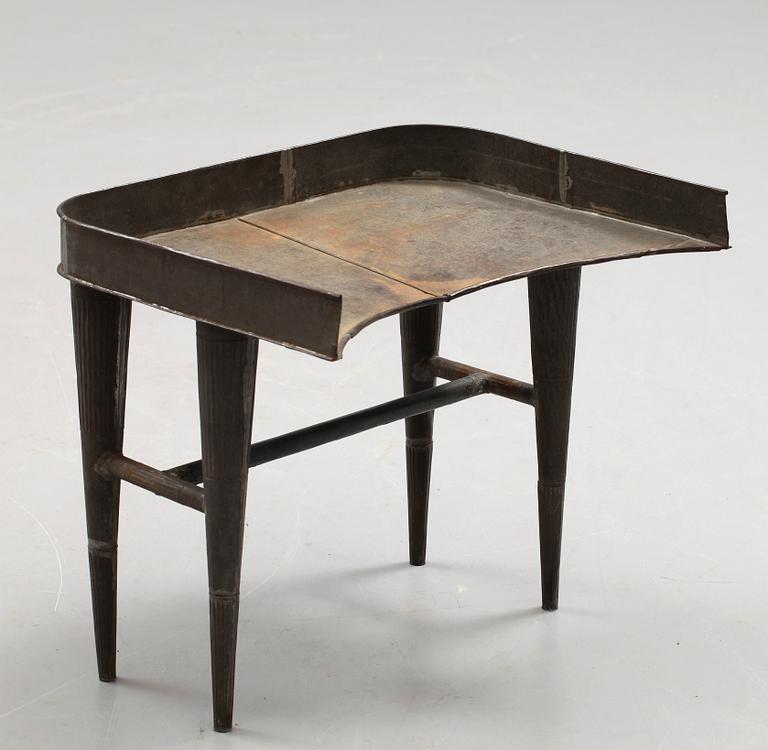 KAKELUGNSBORD, plåt. 1800-tal.