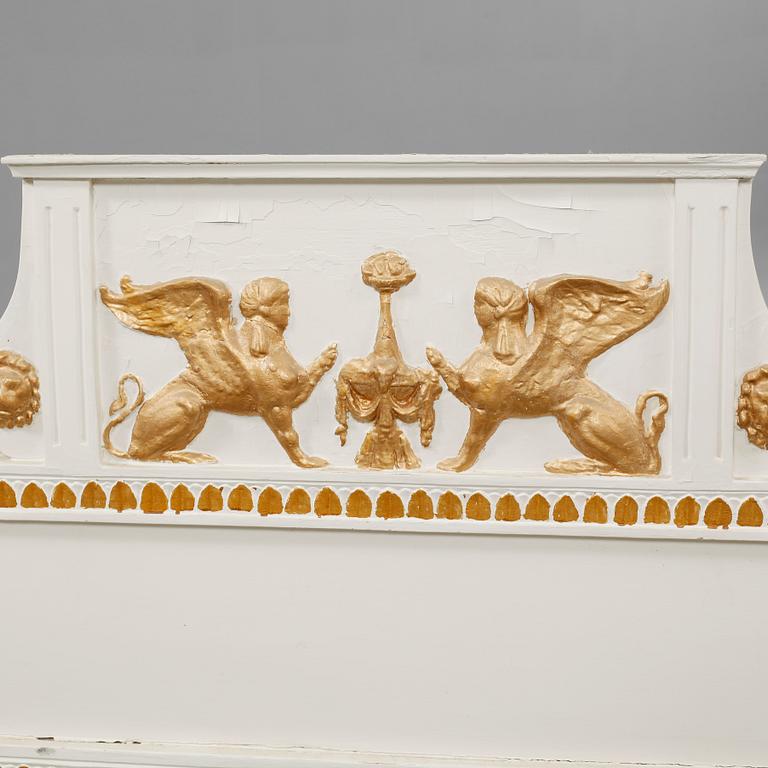 A late gustavian bed, around the year 1800.