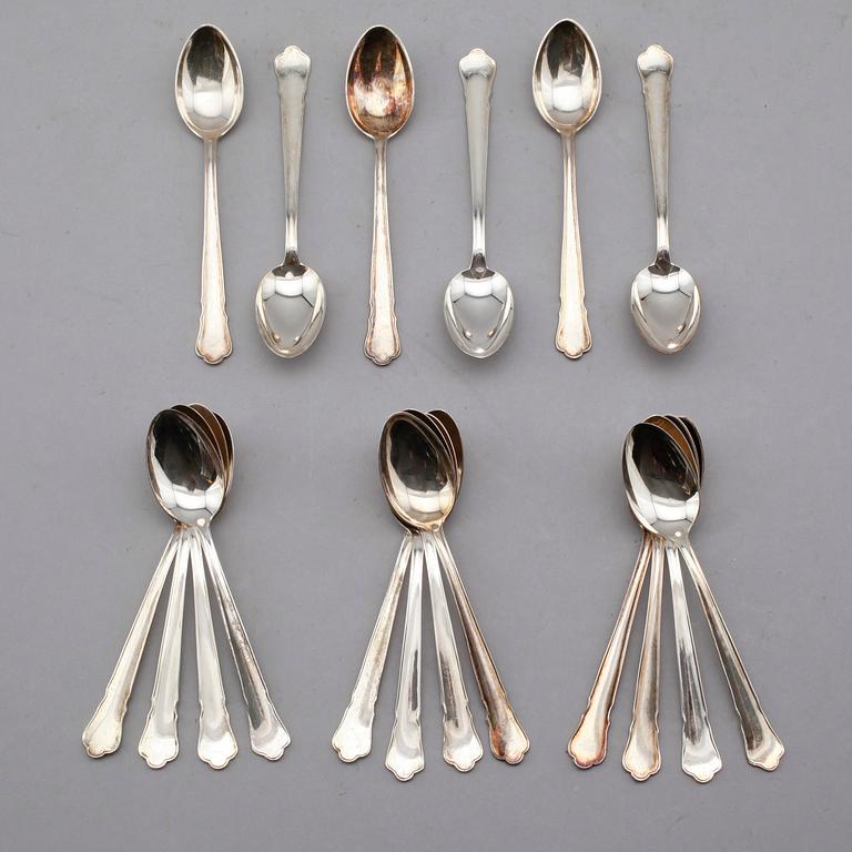 KAFFESKEDAR, 18 st, silver, GAB, Stockholm 1940-/50-tal. Vikt ca 243 gram.