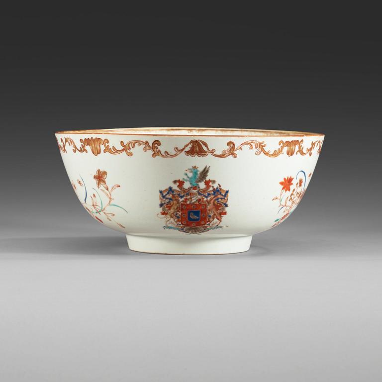 A famille rose armorial punch bowl, Qing dynasty, Qianlong (1736-95).