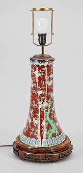 BORDSLAMPA, porslin, Kina, 1900-tal.