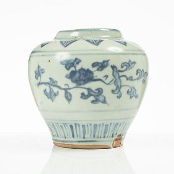 A Chinese blue and white porcelain jar, Ming dynasty (1368-1644).