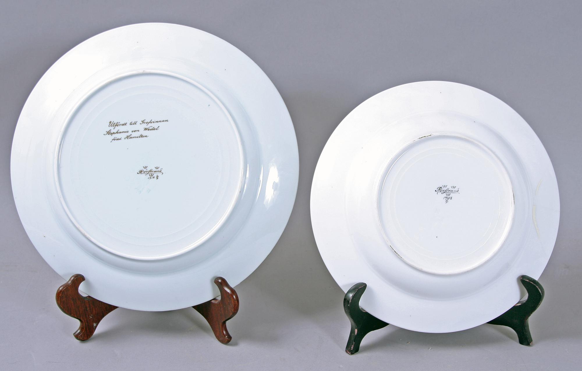 VAPENTALLRIKAR, 2 st, porslin, Rörstrand, 1908.