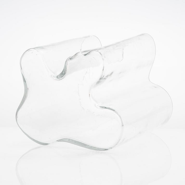 Alvar Aalto,  maljakko, malli 3031, signeerattu Alvar Aalto 28/1985.