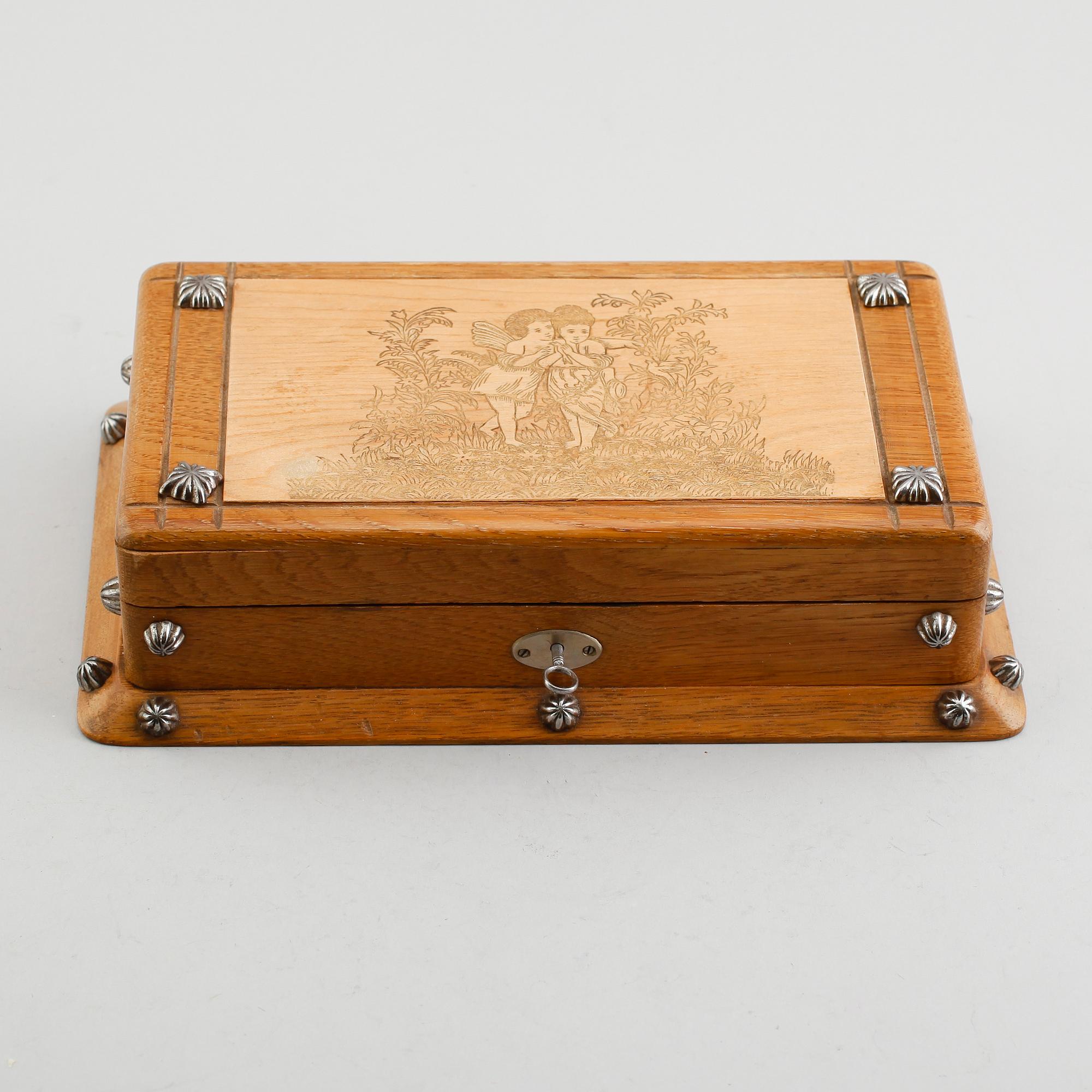 SKRIN, för spelmarker samt kortlek, 1900-talets första hälft.