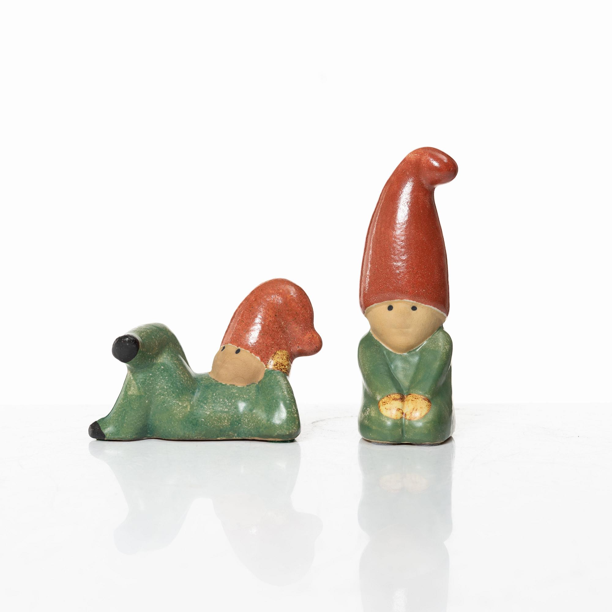 Lisa Larson, figuriner, 8 st, stengods, bl.a. ur serien "Tomtefamiljen", Gustavsberg och K-Studion.