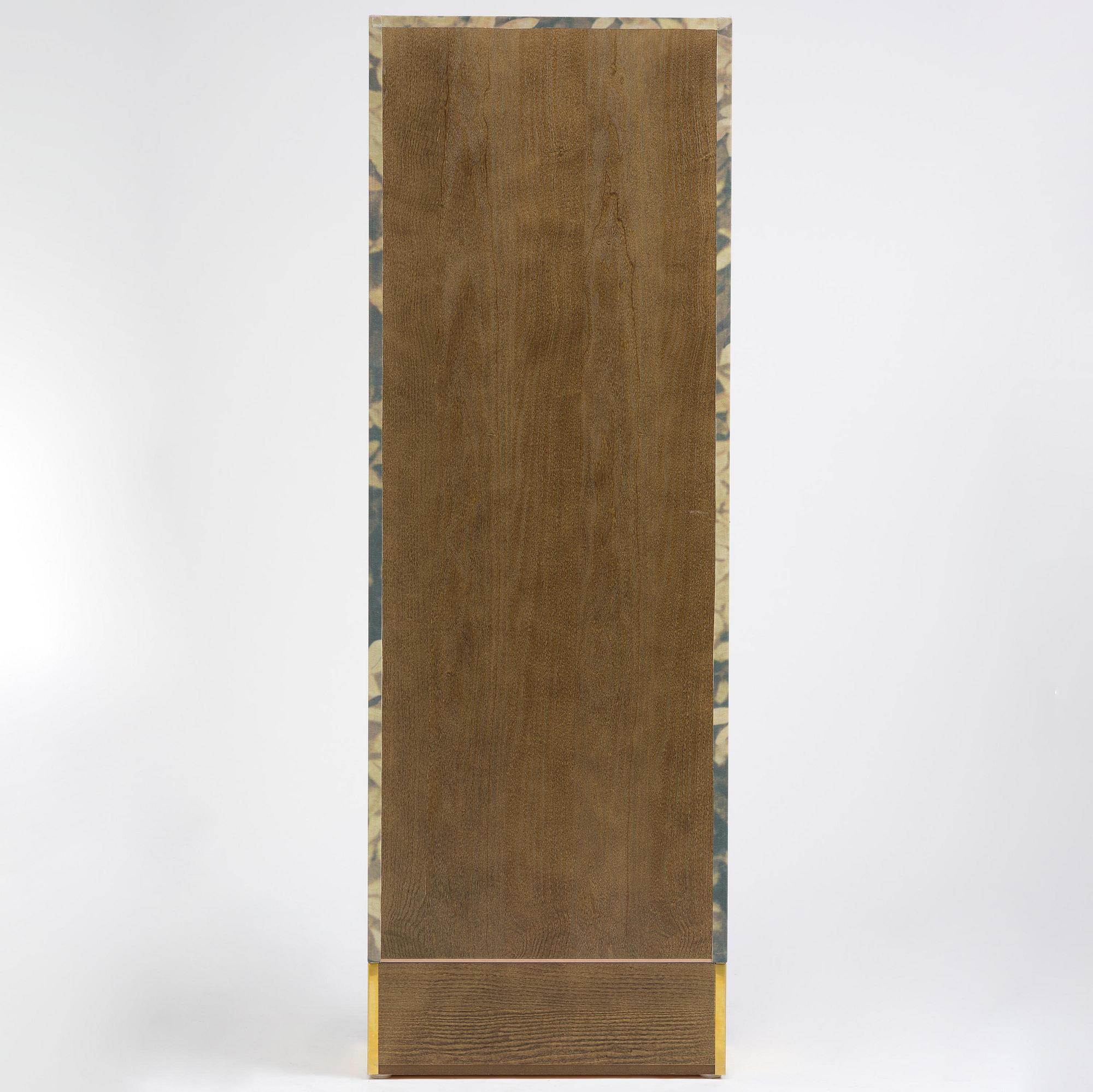 Mats Theselius, a "National Geographic 25th Anniversary Edition" cabinet, ed. 208/220, Källemo, Värnamo, post 2016.