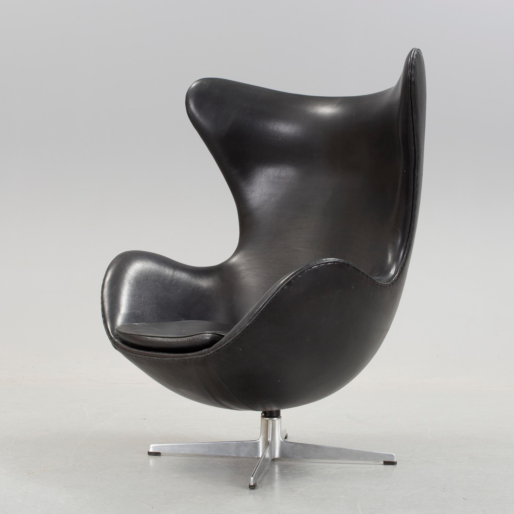 ARNE JACOBSEN, fåtölj, "Ägget", Fritz Hansen, Danmark, 1960-tal.