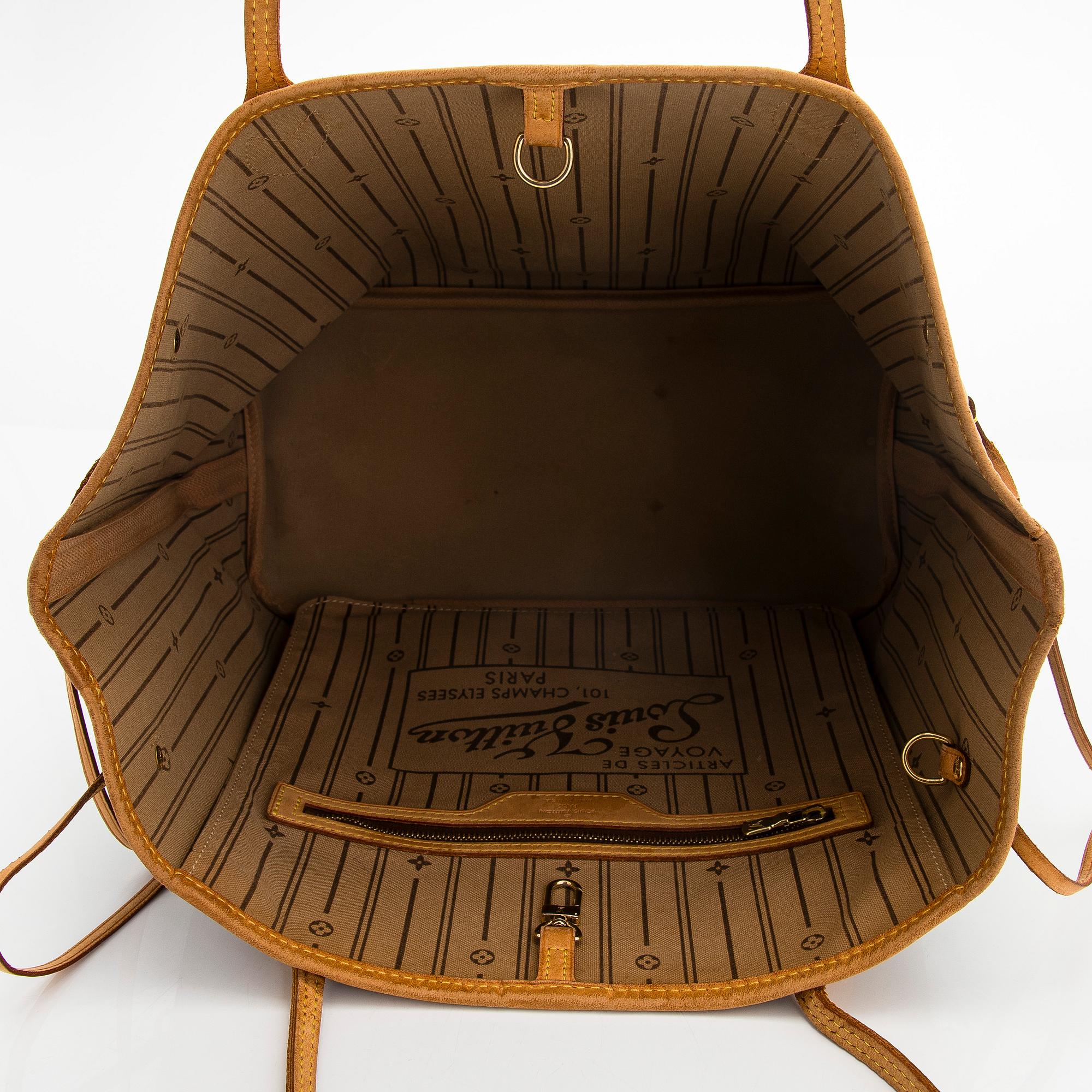 Louis Vuitton, a Monogram Canvas 'Neverfull MM' bag.