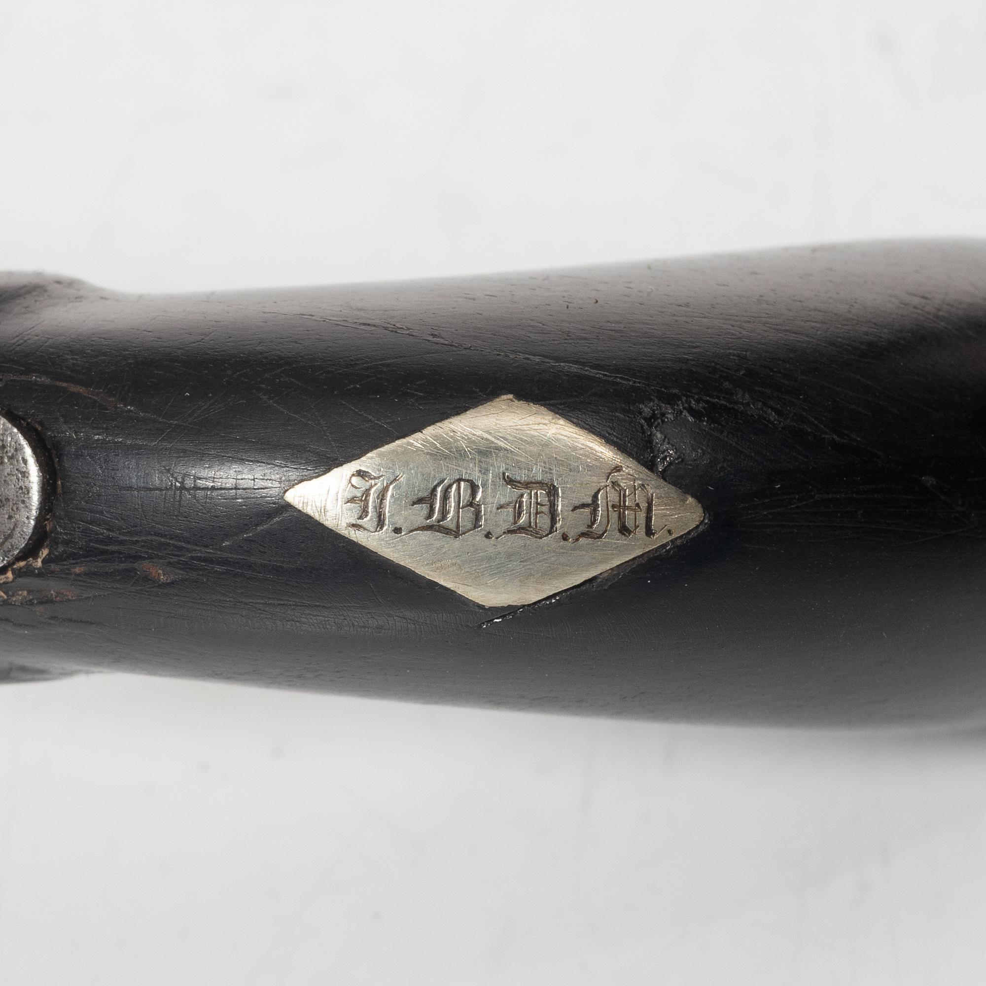 Slaglåspistoler ett par belgiska, i senare schatull, 1800-tal.