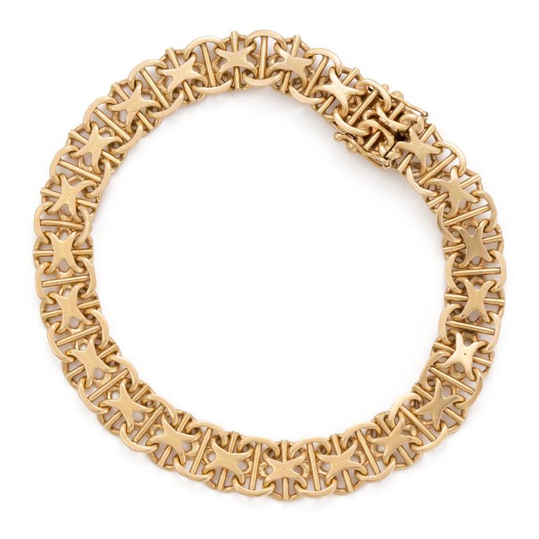 An 'X'-link bracelet.