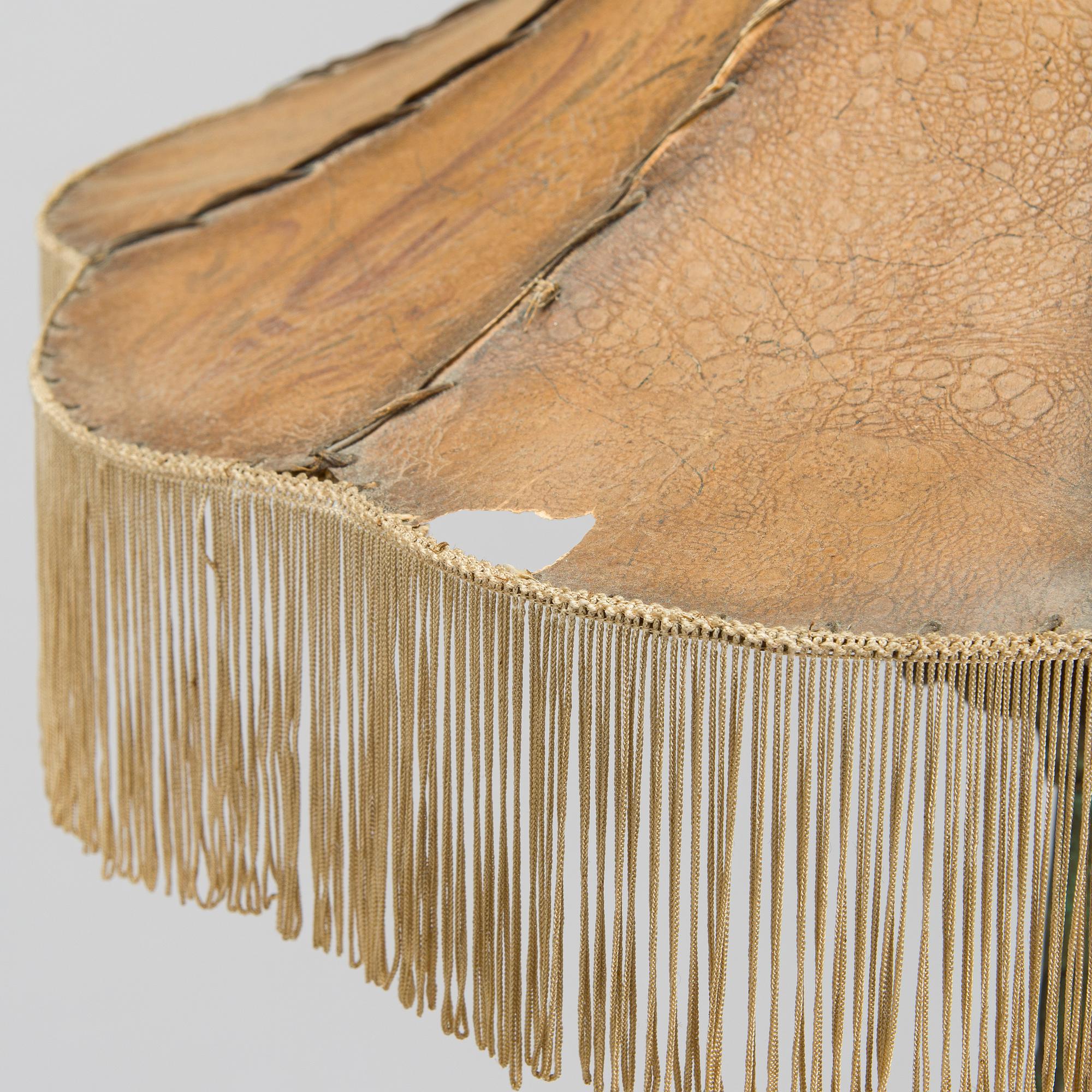 Lattiavalaisin, malli 811, Taidetakomo Hakkarainen, 1930-luku.