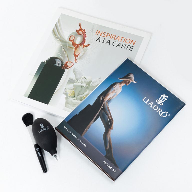 Lladró, a collection of figurines etc. Including "Romantic doves - wall art", "Sitting in heaven", "Our lady of Lourdes".