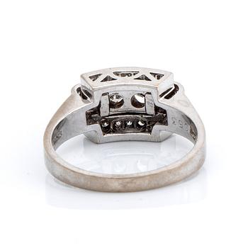 DIAMOND RING 18K whitegold brilliant and single-cut diamonds 0,53 ct in total inscribed.