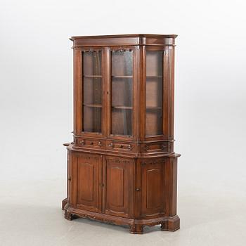 Vitrinskåp, 1900-tal.