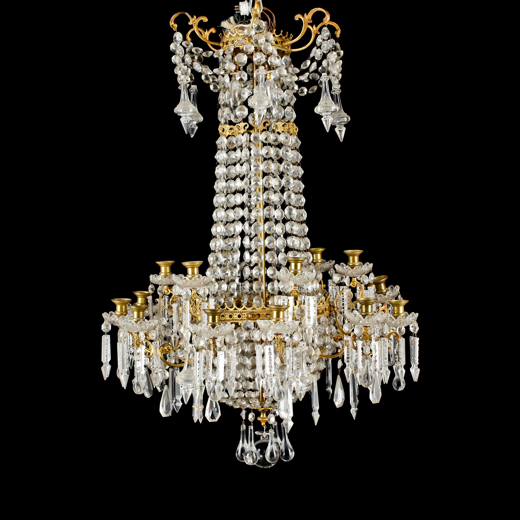 LJUSKRONA, oscariansk, 1800-talets slut. Höjd ca 95 cm.