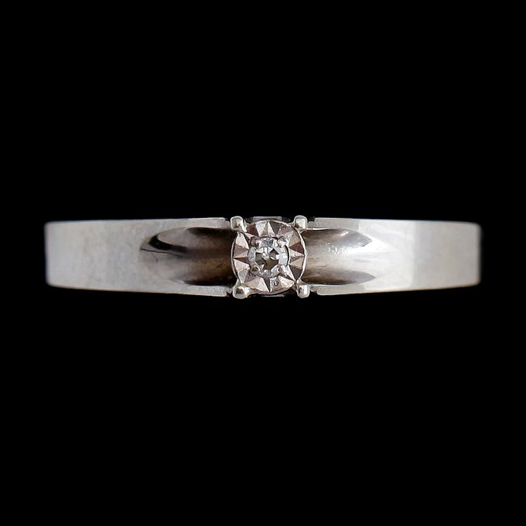 RINGAR OCH HÄNGE, 18K guld, med diamanter tot ca 0.08 ct. Vikt ca 6 g.