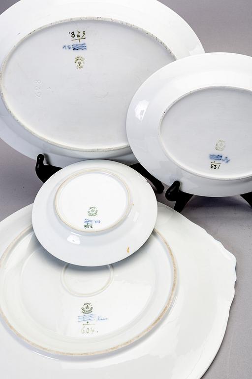 A 120 pcs Musselmalet Royal Copenhagen porcelain dinner service Denmark 1938-1999.