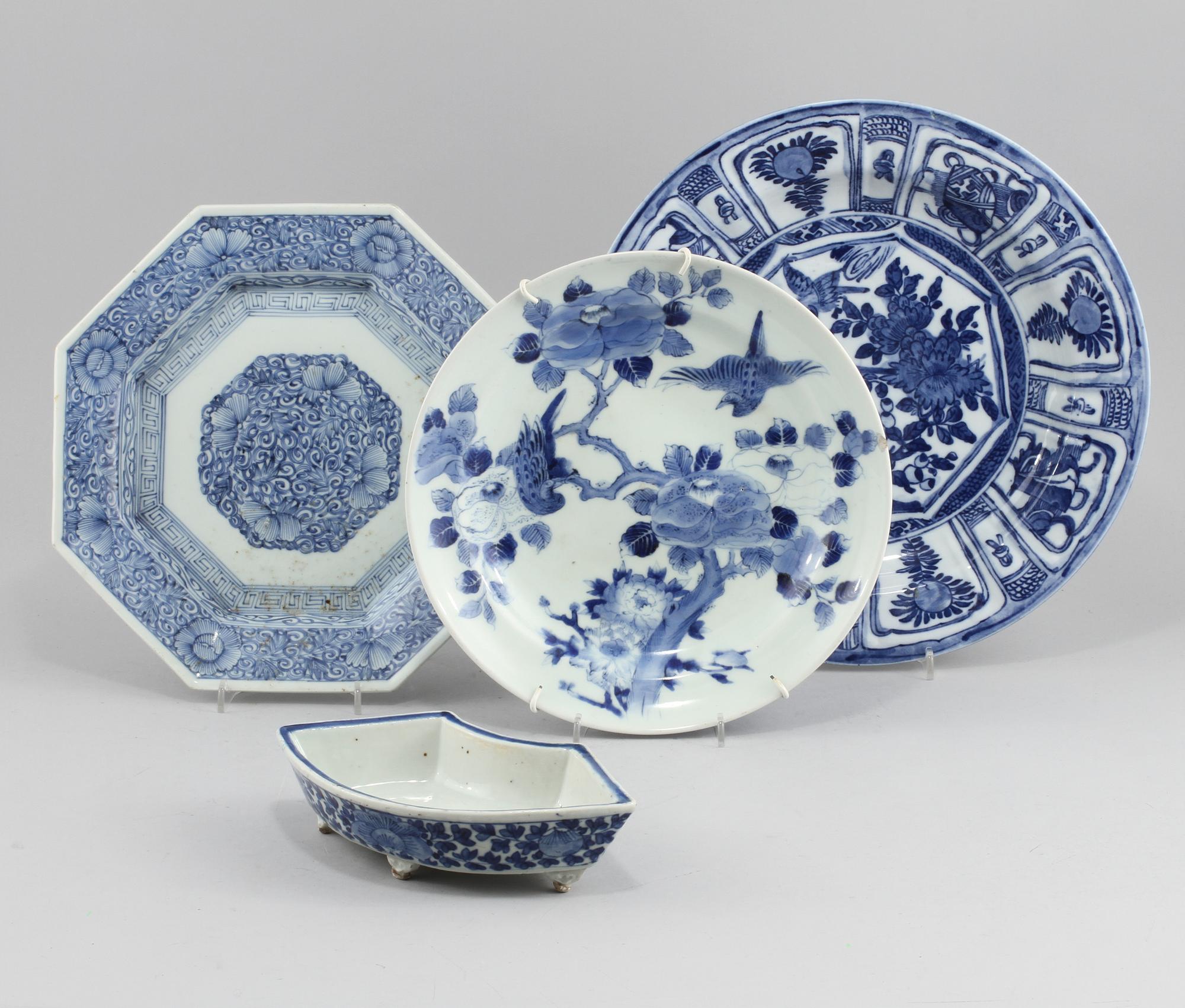 SKÅLFAT samt SKÅL, 4 delar, porslin, Kina och Japan, 1800 - 2000-tal.