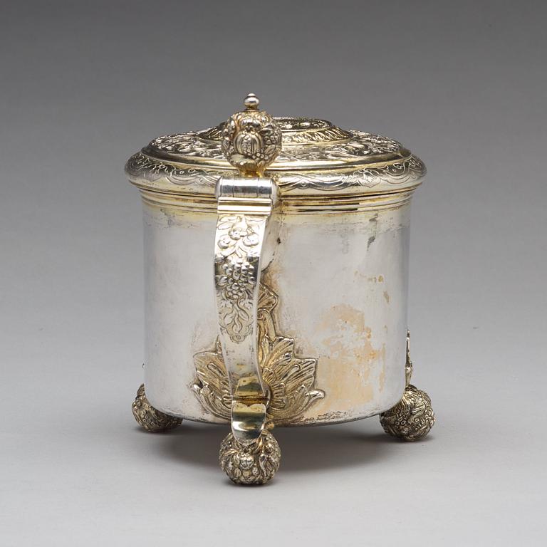 A Swedish 18th century parcel-gilt silver tankard, mark of Nils Dahl, Linkoping (1739-1786).