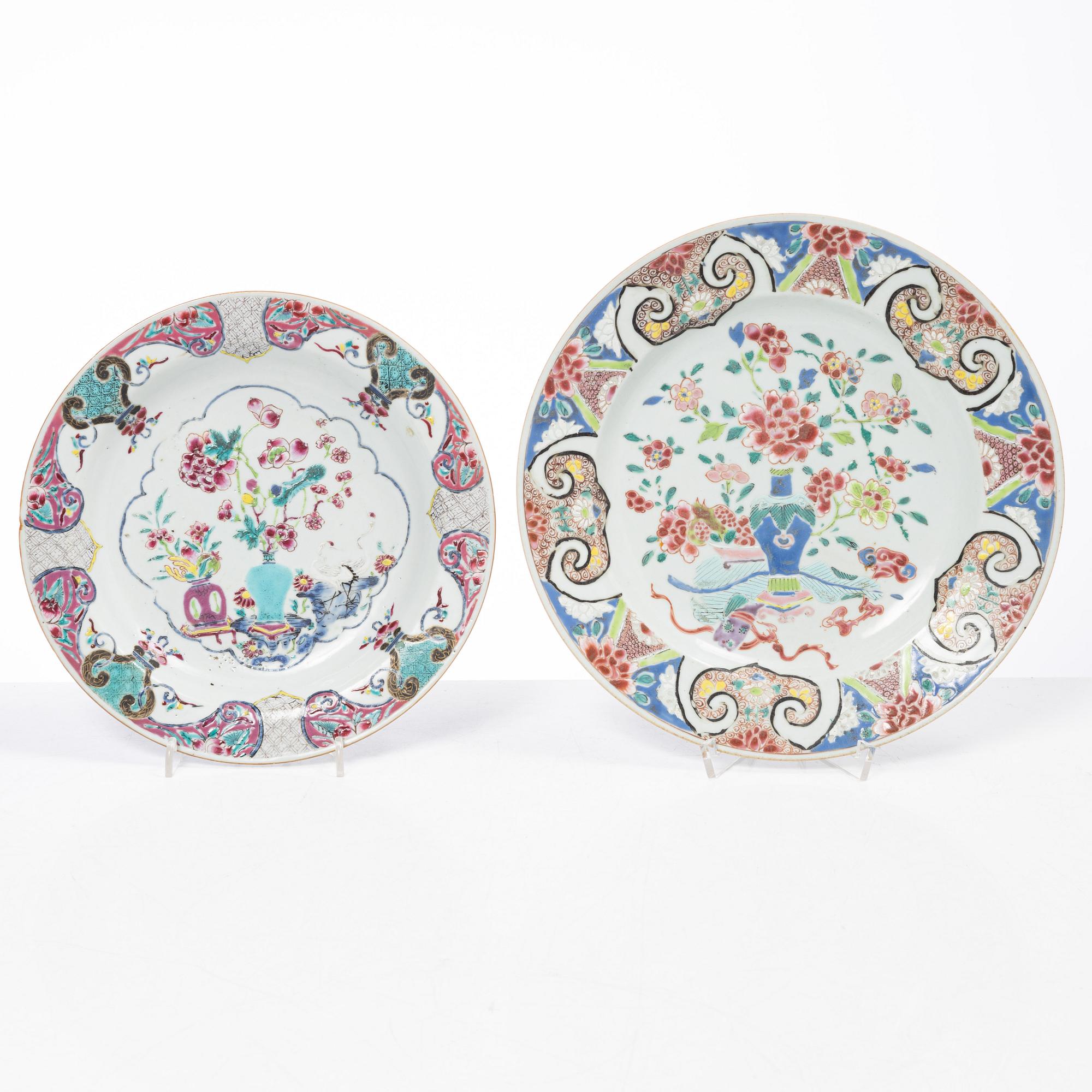 A famille rose dish and 3 plates, Qing dynasty, 18th century.