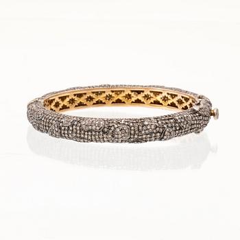 Bracelet white and yellow gold with round single-cut diamonds, Gem Palace Jaipur India.