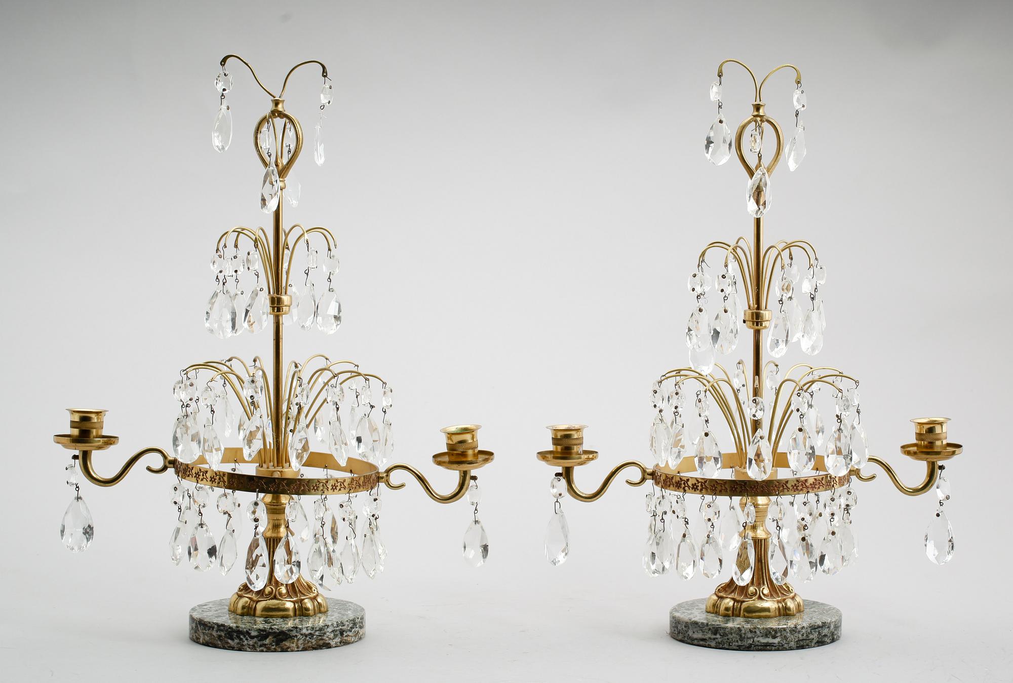 BORDSLYSTRAR, 1 par, gustaviansk stil, 1900-talets andra hälft.