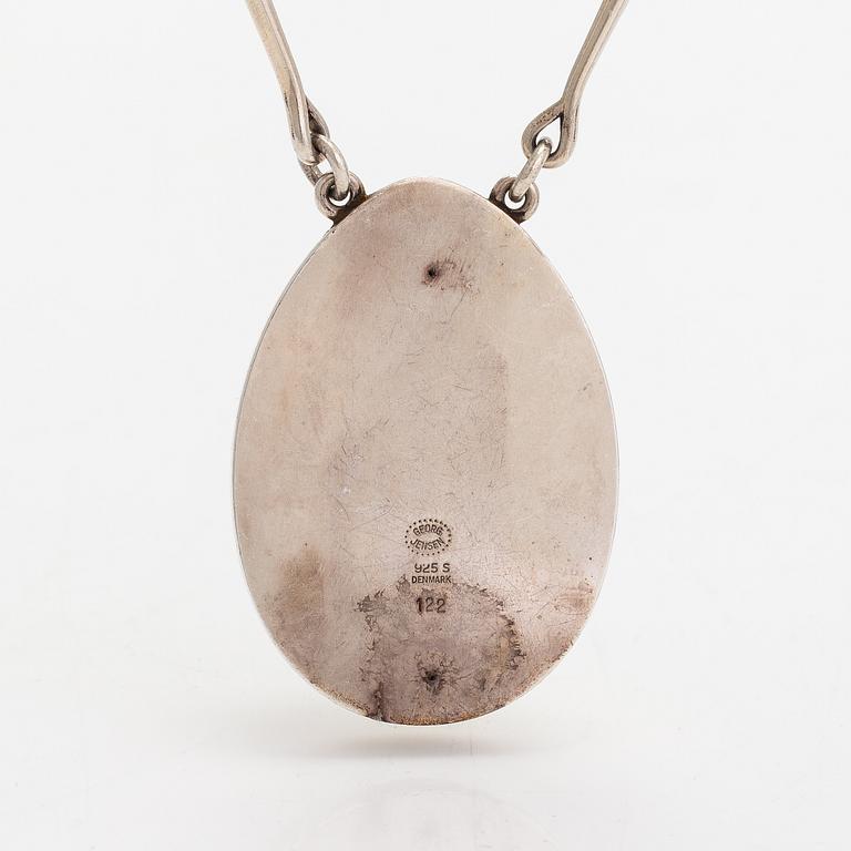 Georg Jensen/Astrid Fog, a sterling silver necklace. Model no. 122.