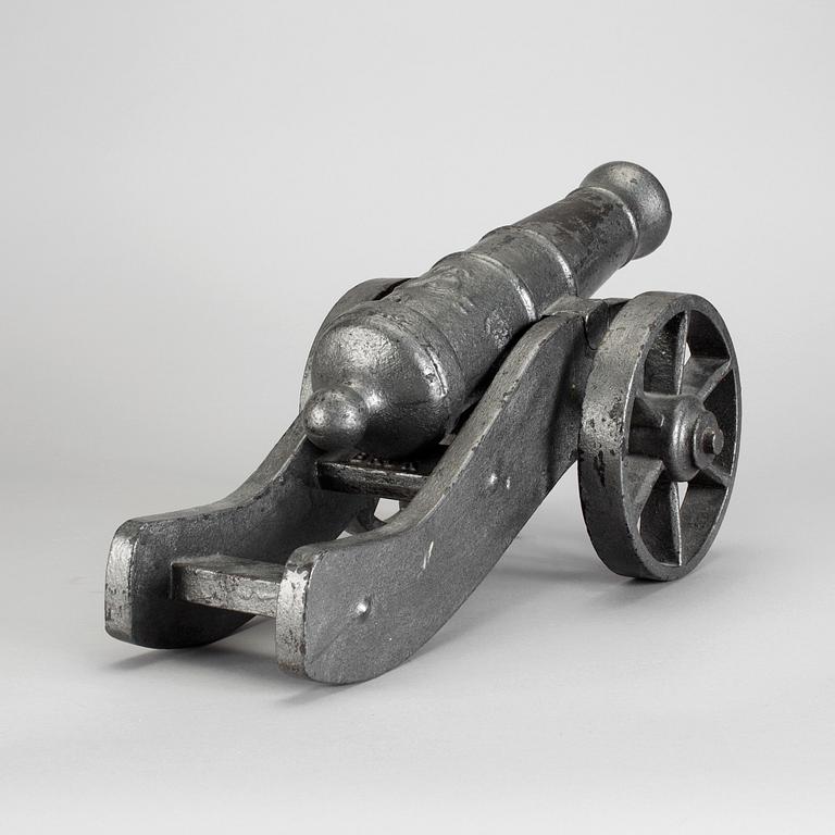 KANON, gjutjärn, Stavsjö Bruk, 1900-talets mitt.
