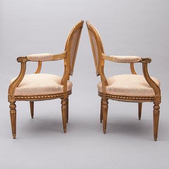 KARMSTOLAR, ett par, Louis XVI- stil, Frankrike 1900-talets första hälft.