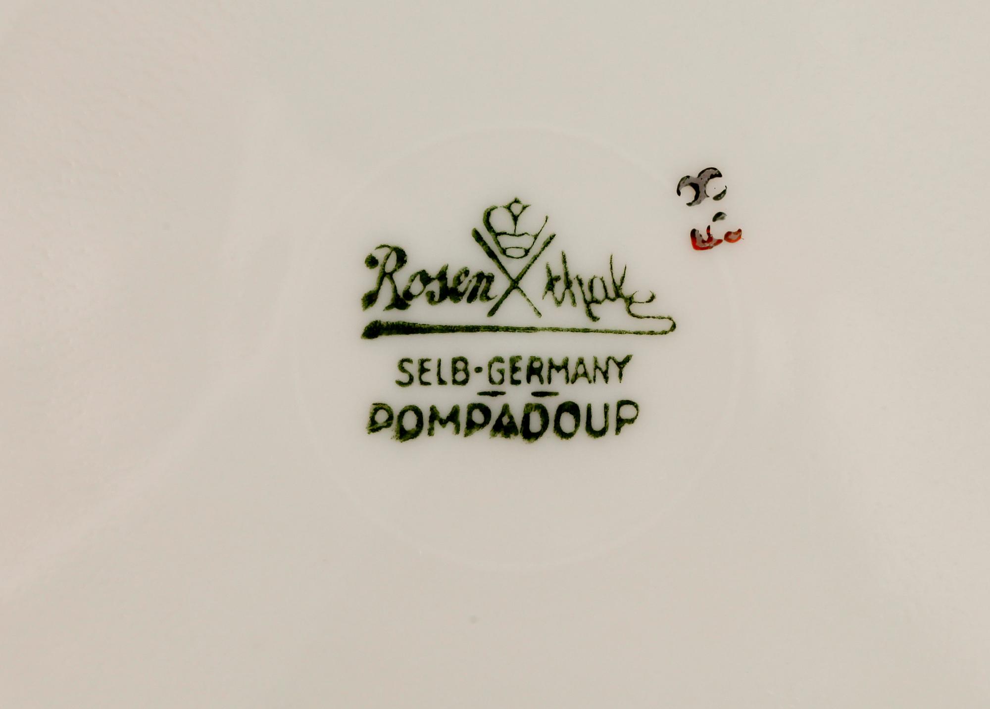 KAFFE- SAMT TESERVIS, ca 42 delar, porslin, "Pompadour", Rosenthal, 1940-tal.