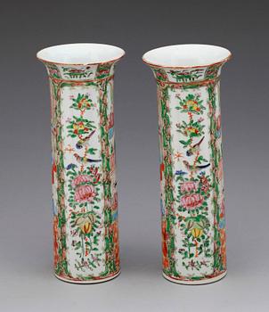 VASER, ett par, porslin, Kanton, Kina 1800-tal.